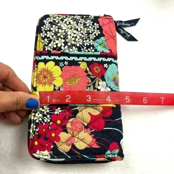 Vera Bradley Bright Floral Snail Print Quilted Cotton Wrap Round Zip Long Wallet - Picture 14 of 14